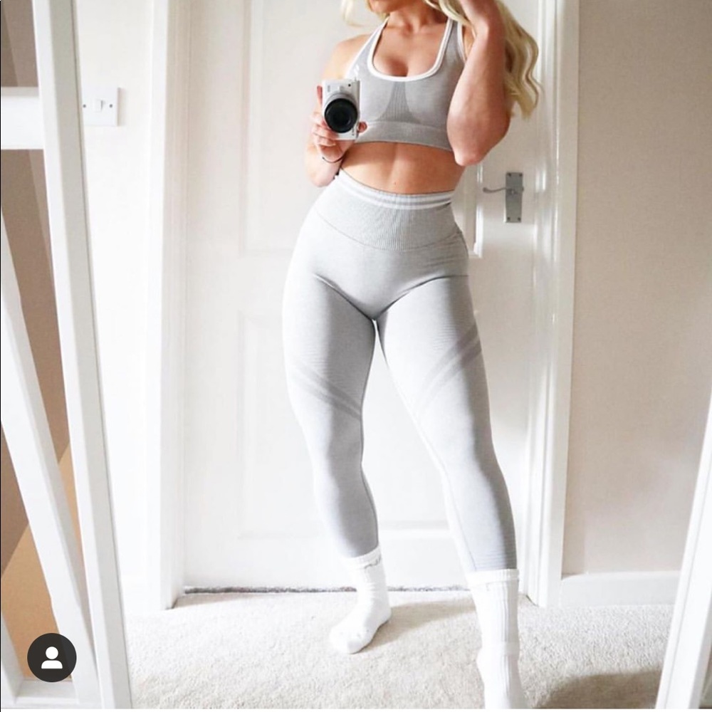 Doyoueven medium sports bra